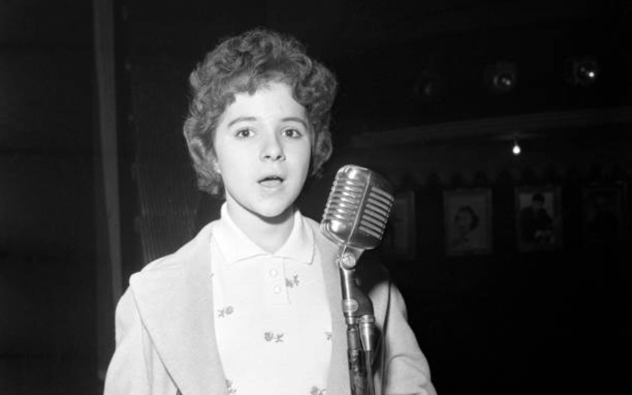 Brenda Lee &#8211; If You Love Me (Really Love Me) 1949