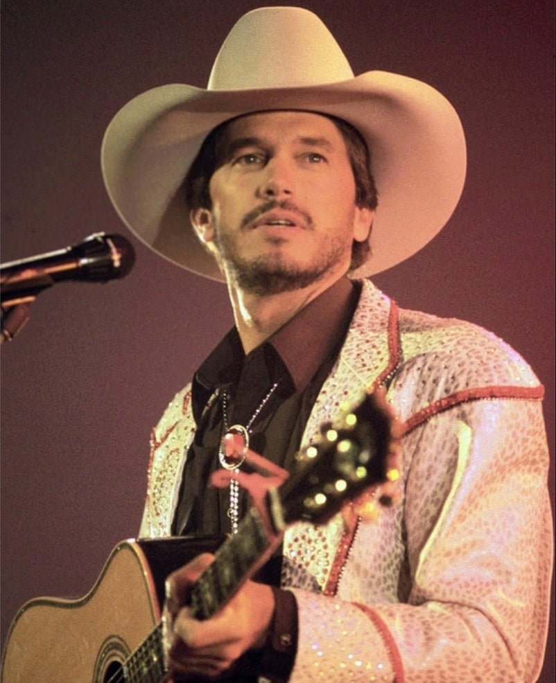 George Strait: &#8220;I Cross My Heart&#8221;